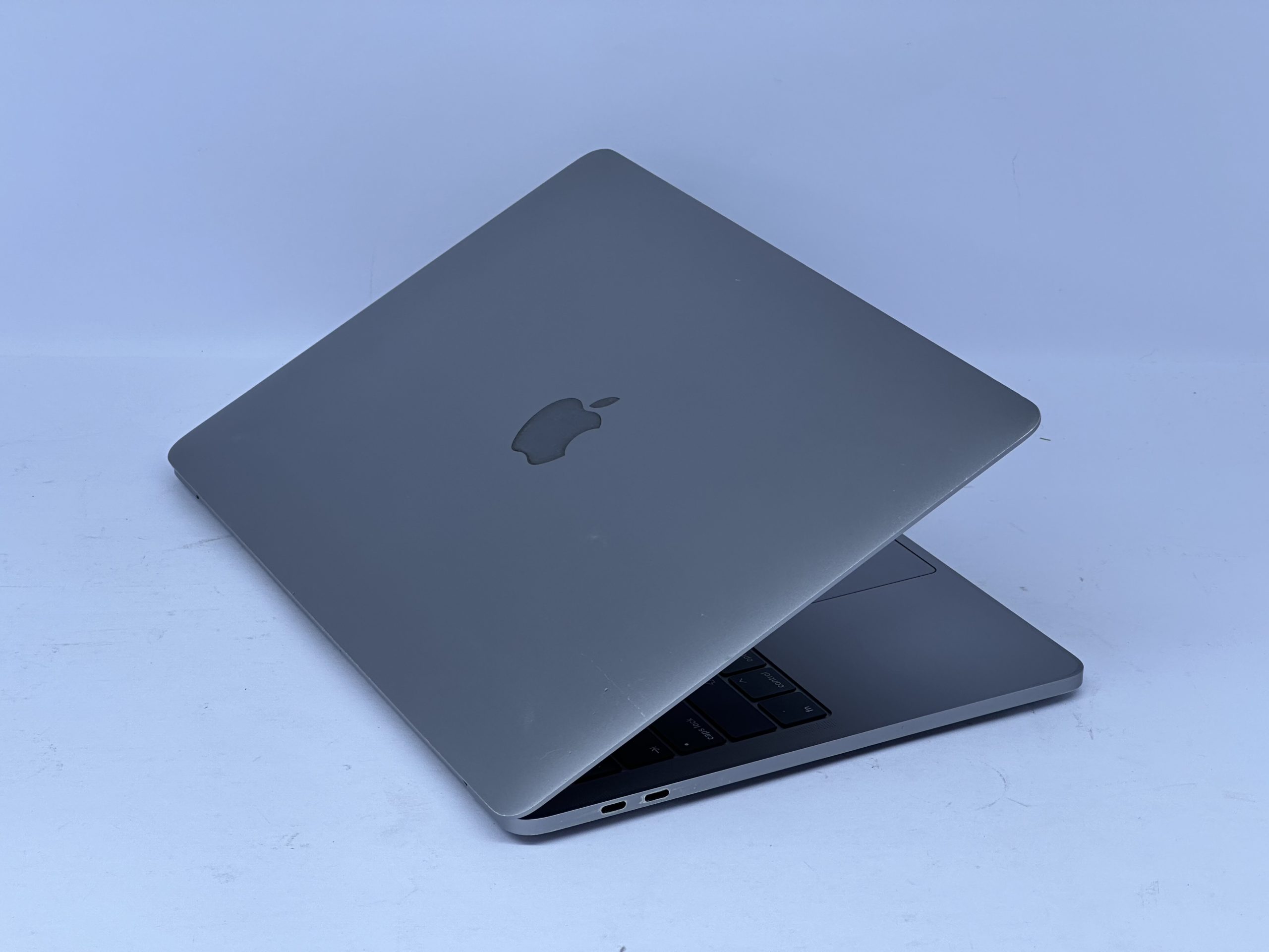 APPLE MACBOOK PRO 2020 i5-processor 32GB RAM 1tbSSD 13-inch Screen TOUCHBAR  KB LANGUAGE:ARABIC & ENGLISH - HI-TECH Computers